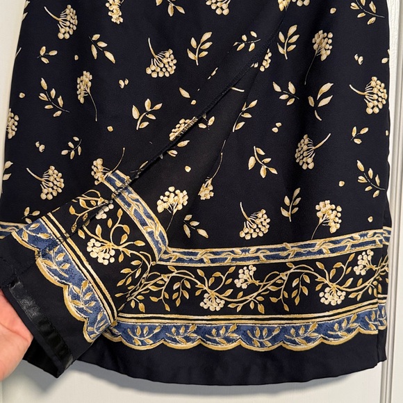 ☀️ En Avance Navy Blue Floral Skirt - Picture 3 of 8